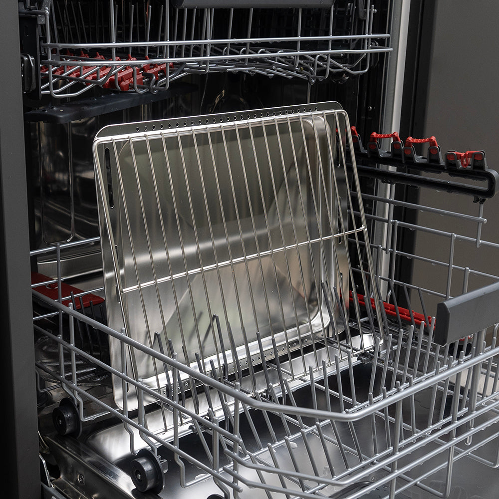 Bakplaat en grillrooster van de Combi Airfryer Oven in de vaatwasser