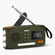 Legergroene BREND noodradio met uitgeschoven antenne, zwengel, zaklamp en display