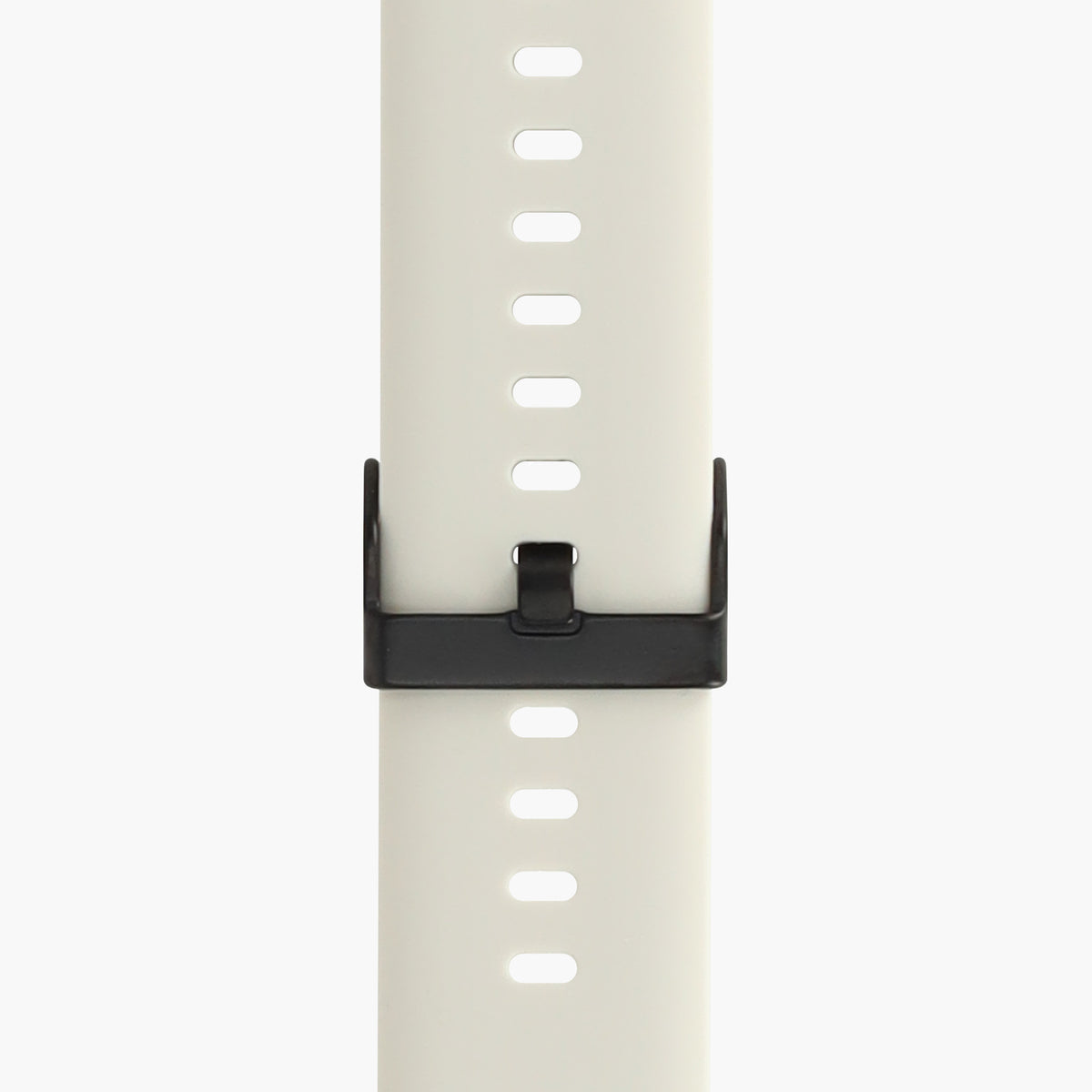 Close-up van de zwarte gesp van het crèmewitte smartwatchbandje